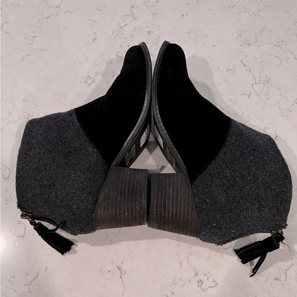 Toms Lacy Ankle Boots Black Suede and Grey Wool Tassle Zipper Size 7.5 - Picture 6 of 13